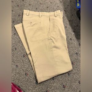Men’s khaki dockers